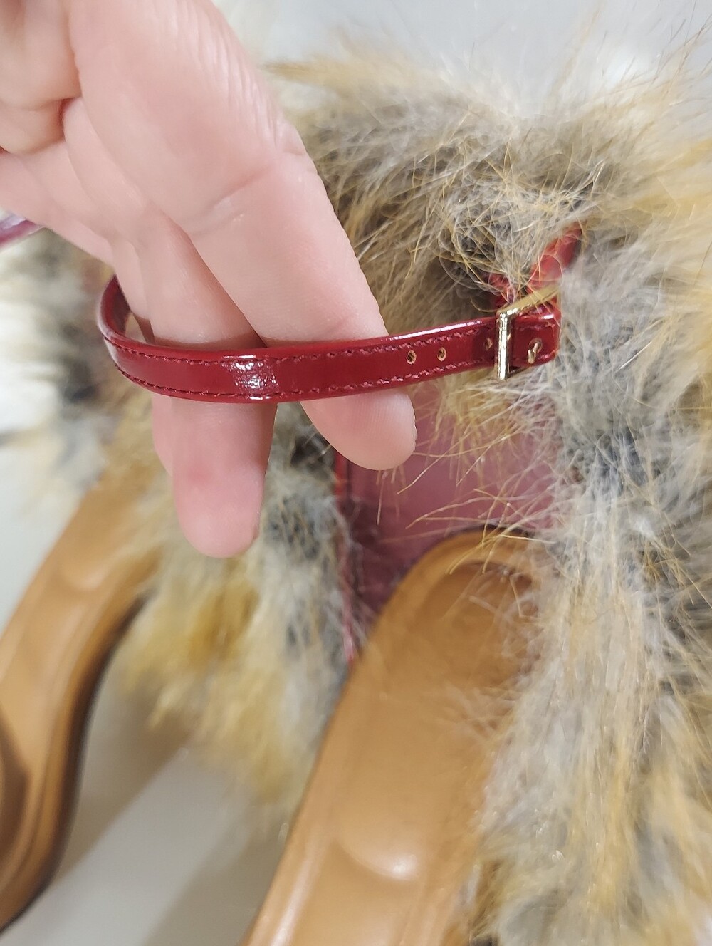 Azalea Wang Arette Red Faux Fur Ankle Strap Heeled Sandals Women's Size 9 NWOT - Picture 11 of 14